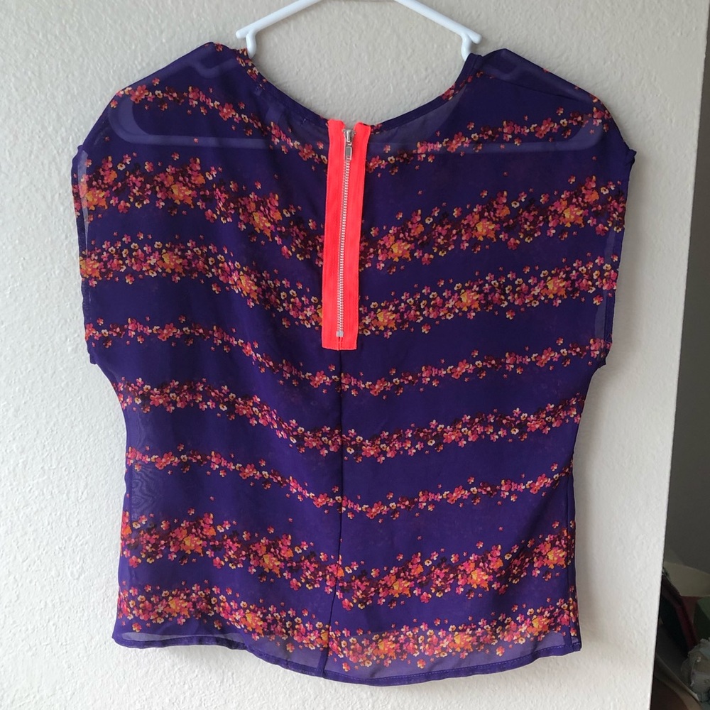 Delia’s Top - XS - Picture 2 of 3